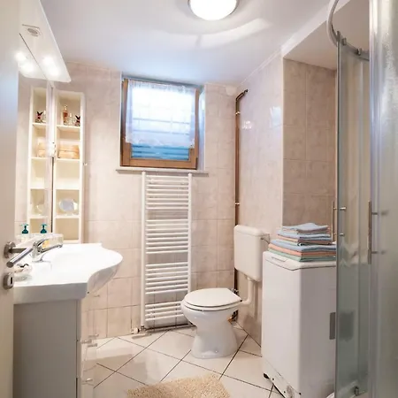 Mateja House - In Zirovnica Apartmán *